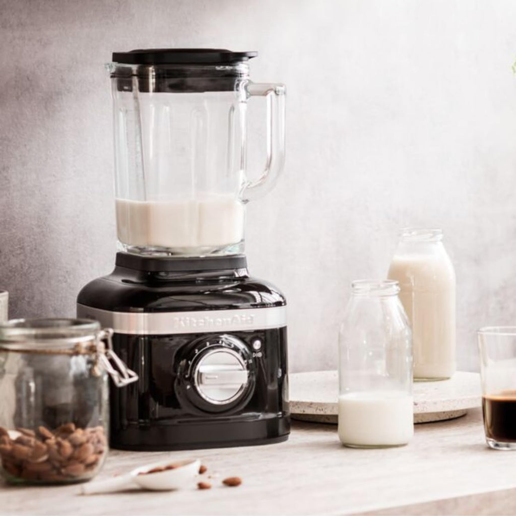 KitchenAid Standmixer mit 1,4 L Glaskrug - Artisan - Kompakter Hochleistungsmixer 1200 W - Food Processor zum Schneiden, Hacken und Reiben - Smoothie maker - Onyx schwarz
