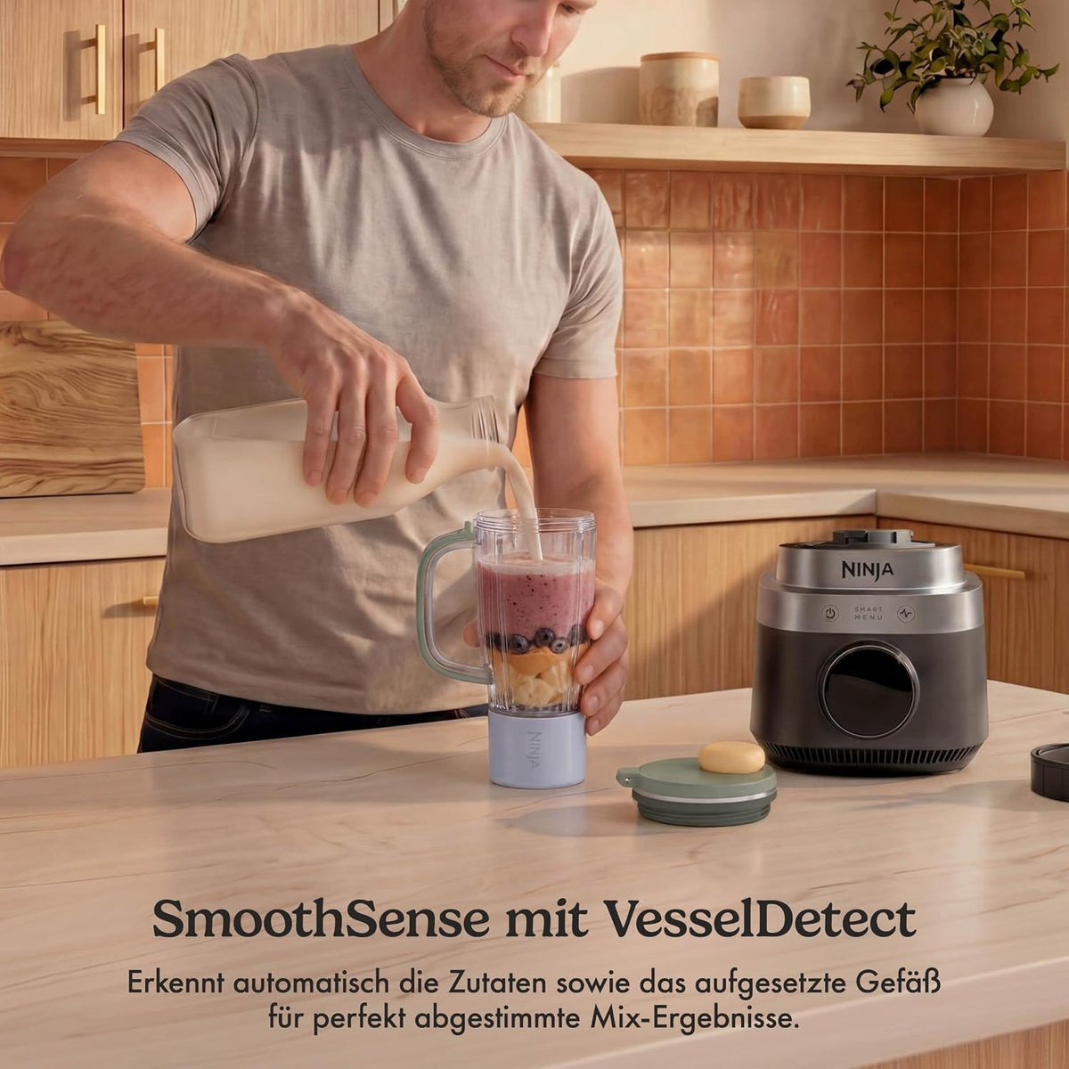 Ninja CrushBOSS 2-in-1 Mixer, 1200 Watt, SmoothSense, 3 intelligente Voreinstellungen, XL Becher (2,1 l), BlendBOSS-Becher (710 ml) für unterwegs, zerkleinert Eis, Onyx, LB301EUBK